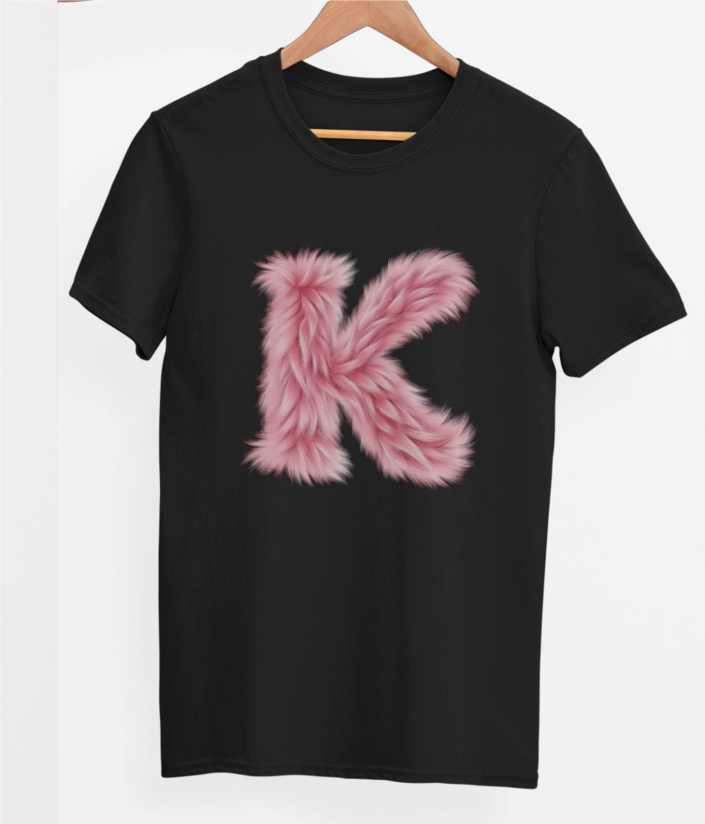 Svart UNISEX T-shirt “K Buchstabe”