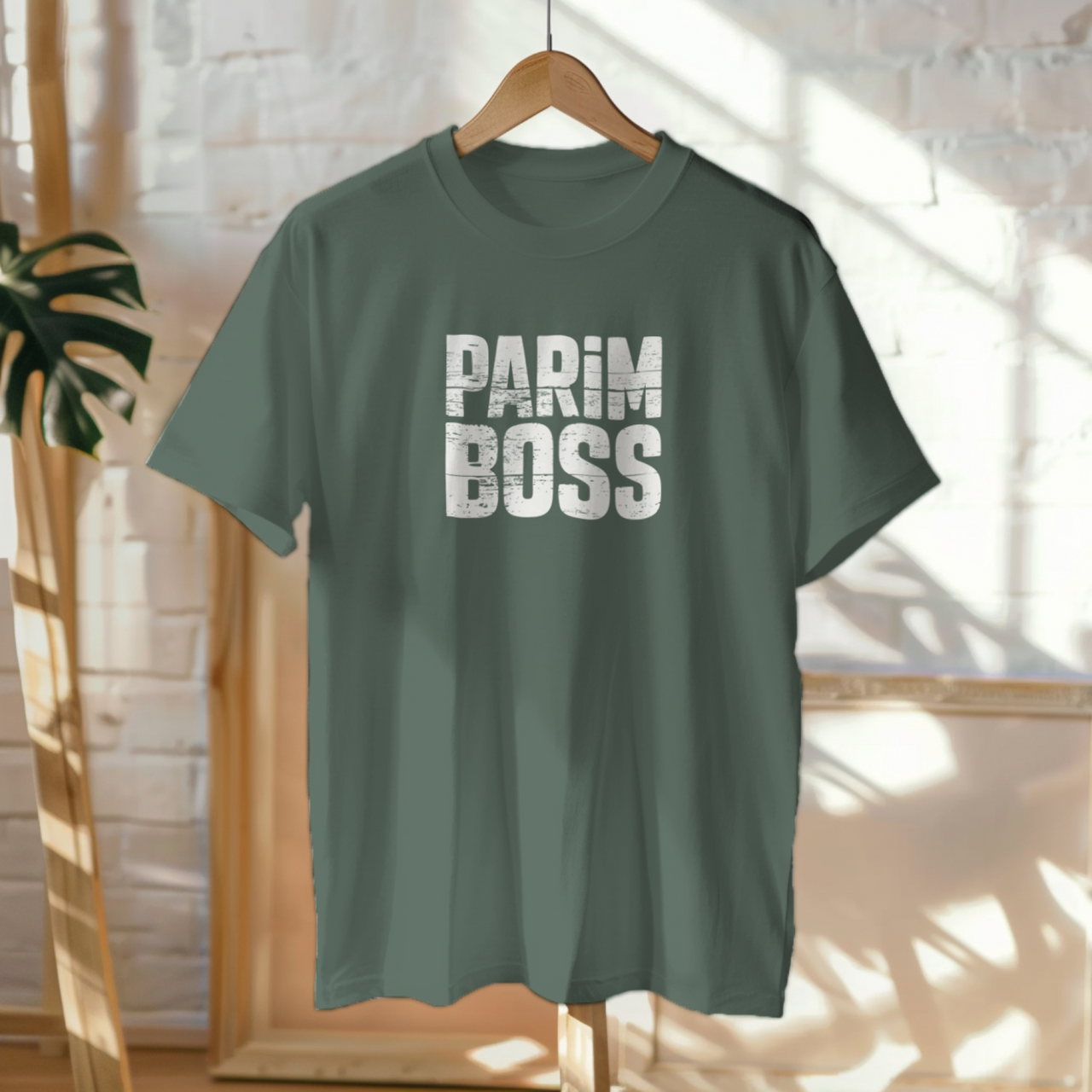 Tumehallid UNISEX T-särgid  "Parim Boss"
