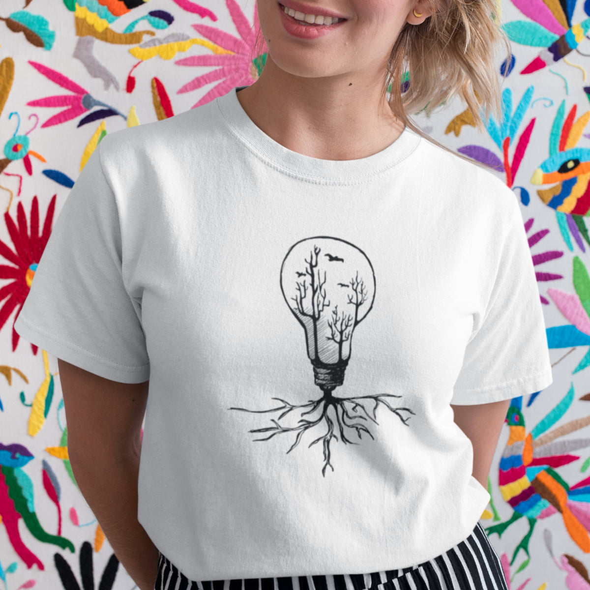 Weißes T-Shirt Glühbirne