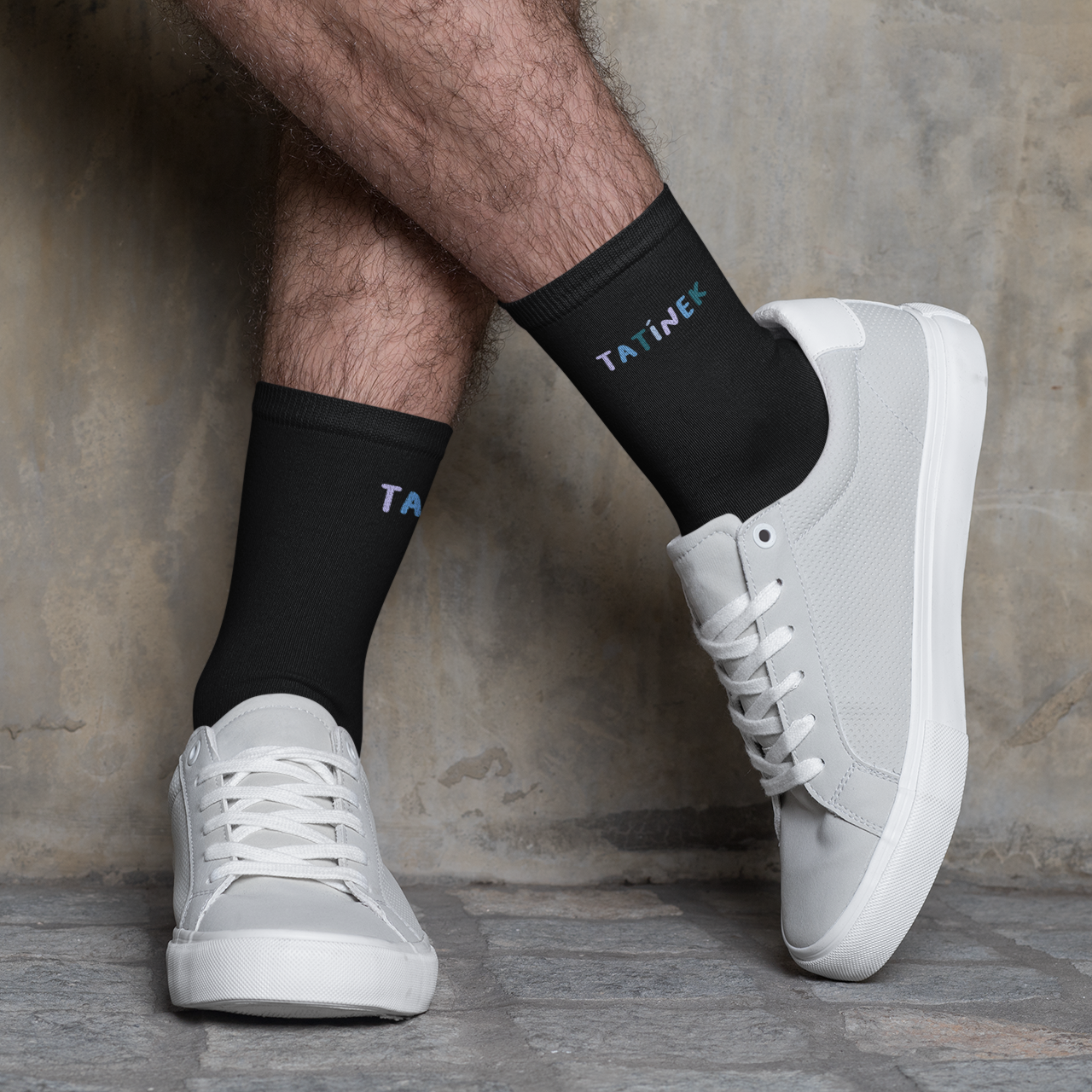 Černé ponožky "Tatínek". Zabaleno v hnědé stylové krabičce.